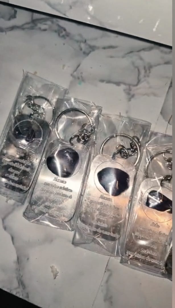 8 Key Rings with Amethyst